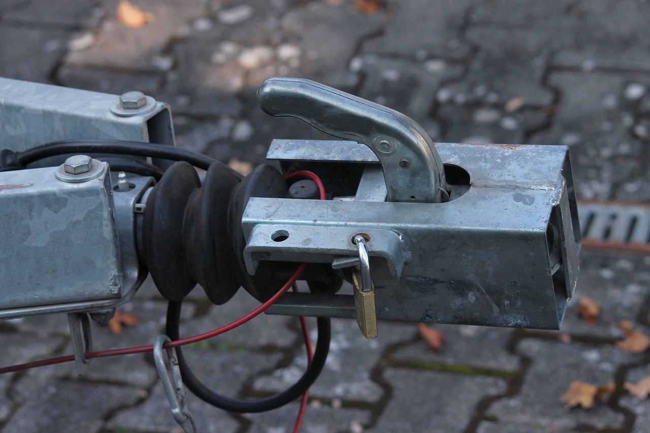 clutch, trailer hitch, attach